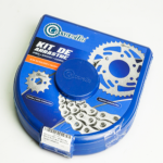 KIT DE ARRASTRE AKT RTX 150 4 HUECOS 42-14 -428-128 DORADA CASSARELLA