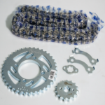 KIT DE ARRASTRE NKD CR4 125 4 HUECOS (PT38C-PD15C-CA428-H-132-C) DORADA CASSAREA - Imagen 2