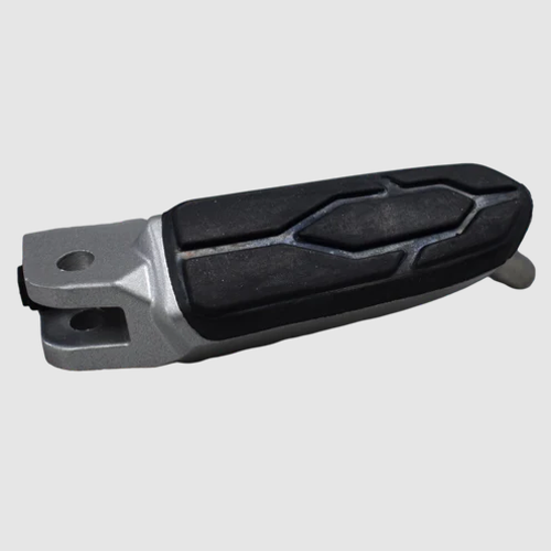 10831 REPOSAPIE CONDUCTOR DERECHO PULSAR 200 PRECIO X UNIDAD - Imagen 1