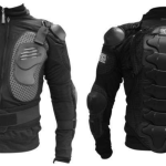 ARMADURA CON PROTECTOR DE HOMBROS, CODOS