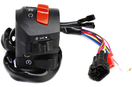 COMANDO LUCES DERECHO 3 CONECTORES CON APAGADOR DE LUCES.PULSAR 180 UG-220/REVOD